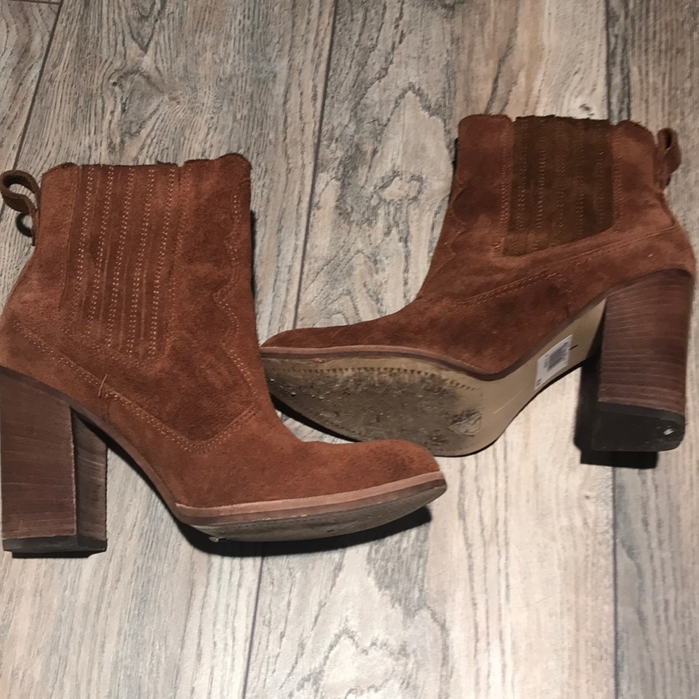 Dolce vita cognac suede booties size 8.5